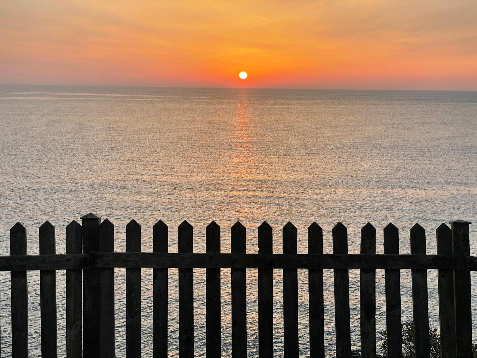 Rocklea Seaside Cottage Ньюкасл Экстерьер фото